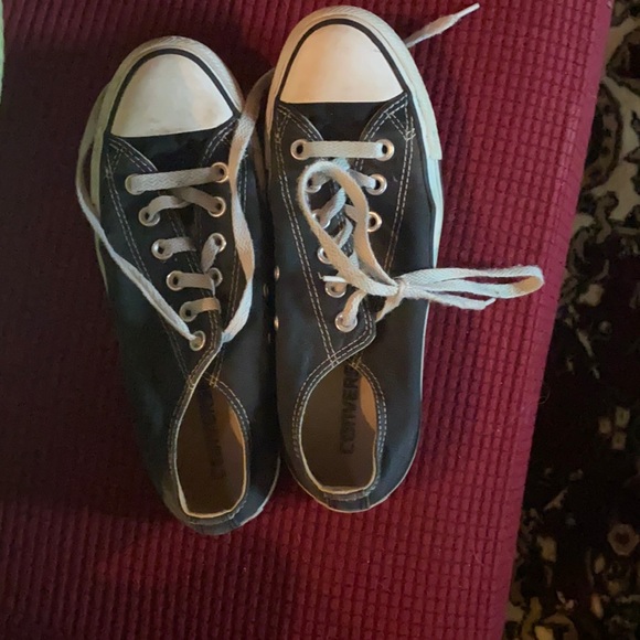 Size 8 Women’s Black Converse - Picture 1 of 1